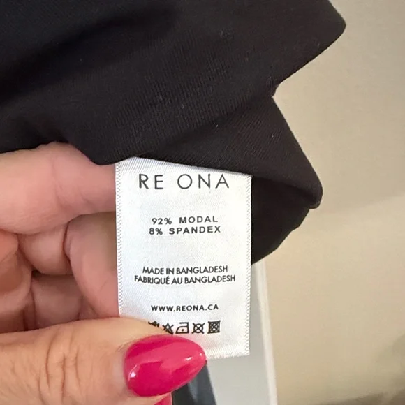 Re Ona Classic Black Short Sleeve Tee - Picture 3 of 3